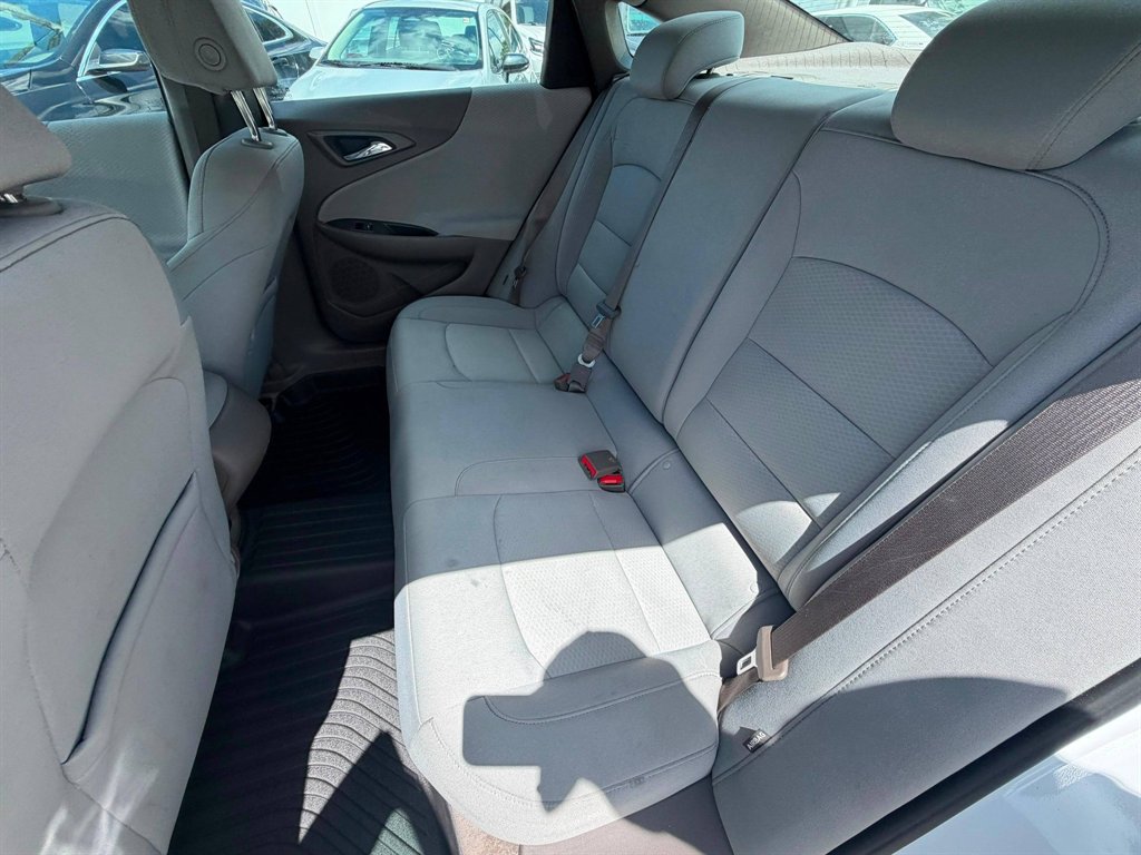 2020 Chevrolet Malibu - $9,995