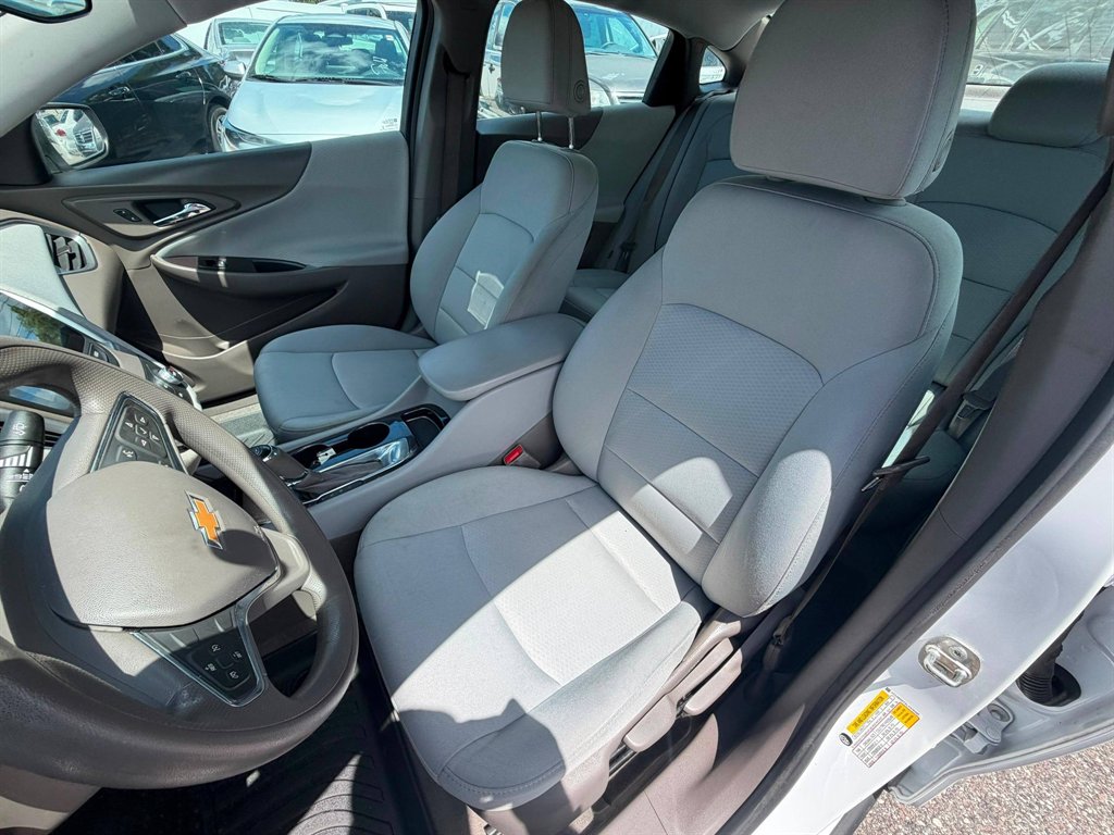 2020 Chevrolet Malibu - $9,995