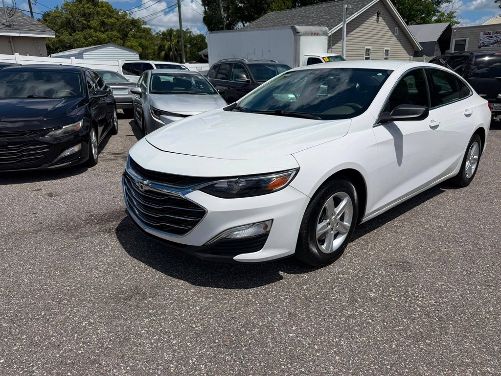2020 Chevrolet Malibu - $9,995