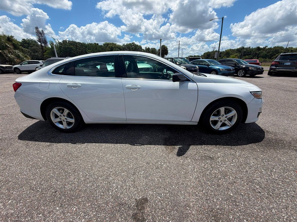 2020 Chevrolet Malibu - $9,995