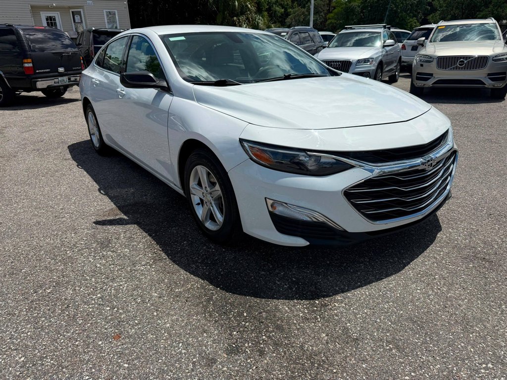 2020 Chevrolet Malibu - $9,995