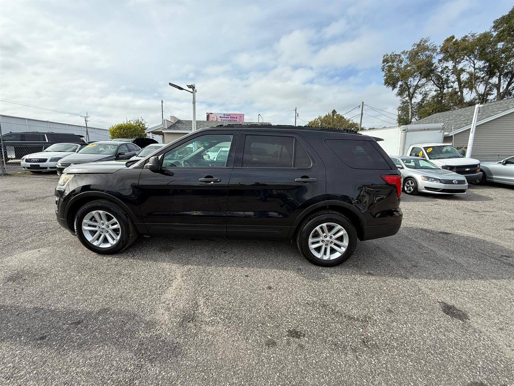 2017 Ford Explorer - $6,995