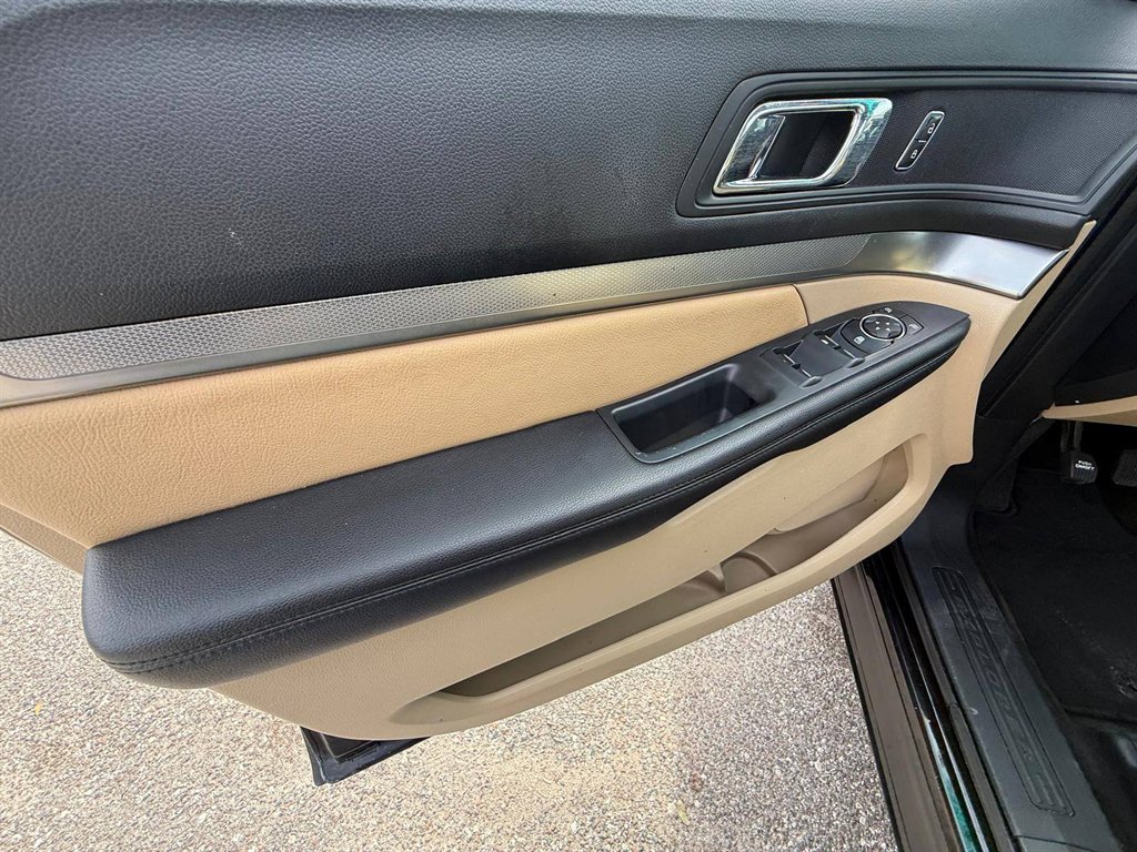 2017 Ford Explorer - $6,995