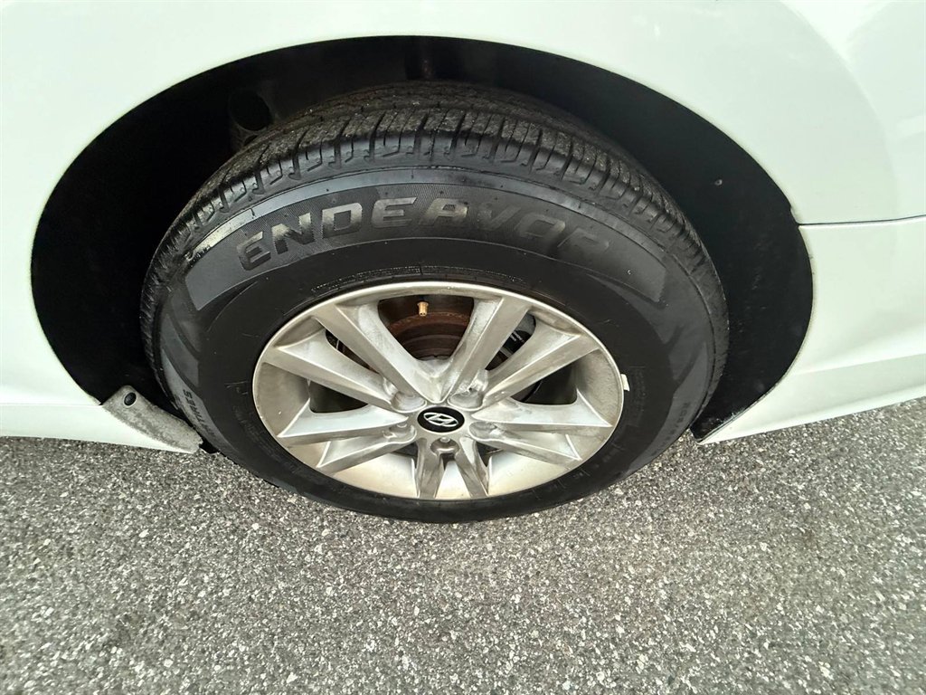 2015 Hyundai Sonata - $5,995