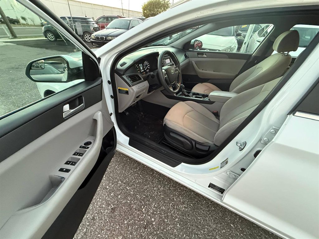 2015 Hyundai Sonata - $5,995