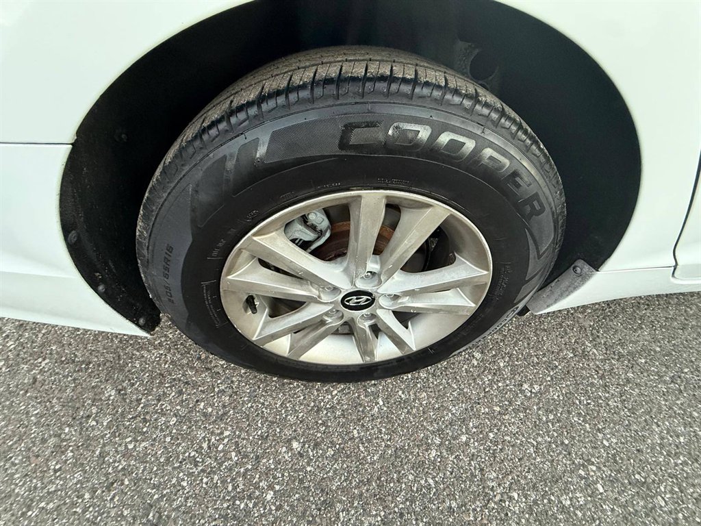 2015 Hyundai Sonata - $5,995