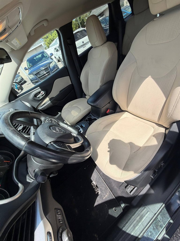 2016 Jeep Cherokee - $8,995