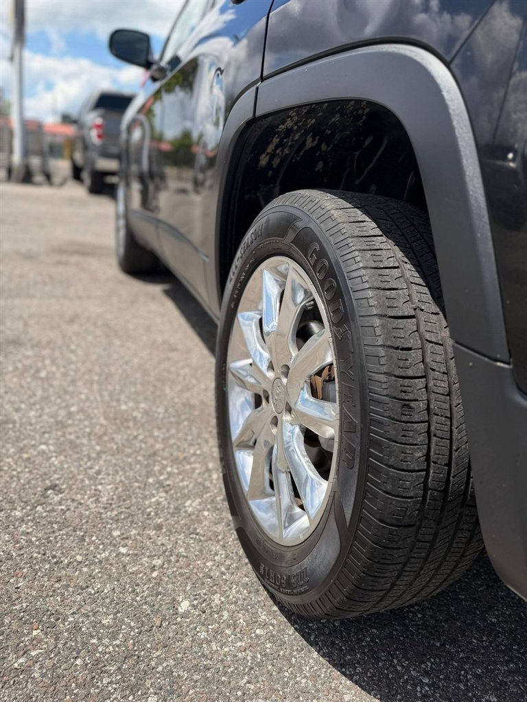 2016 Jeep Cherokee - $8,995