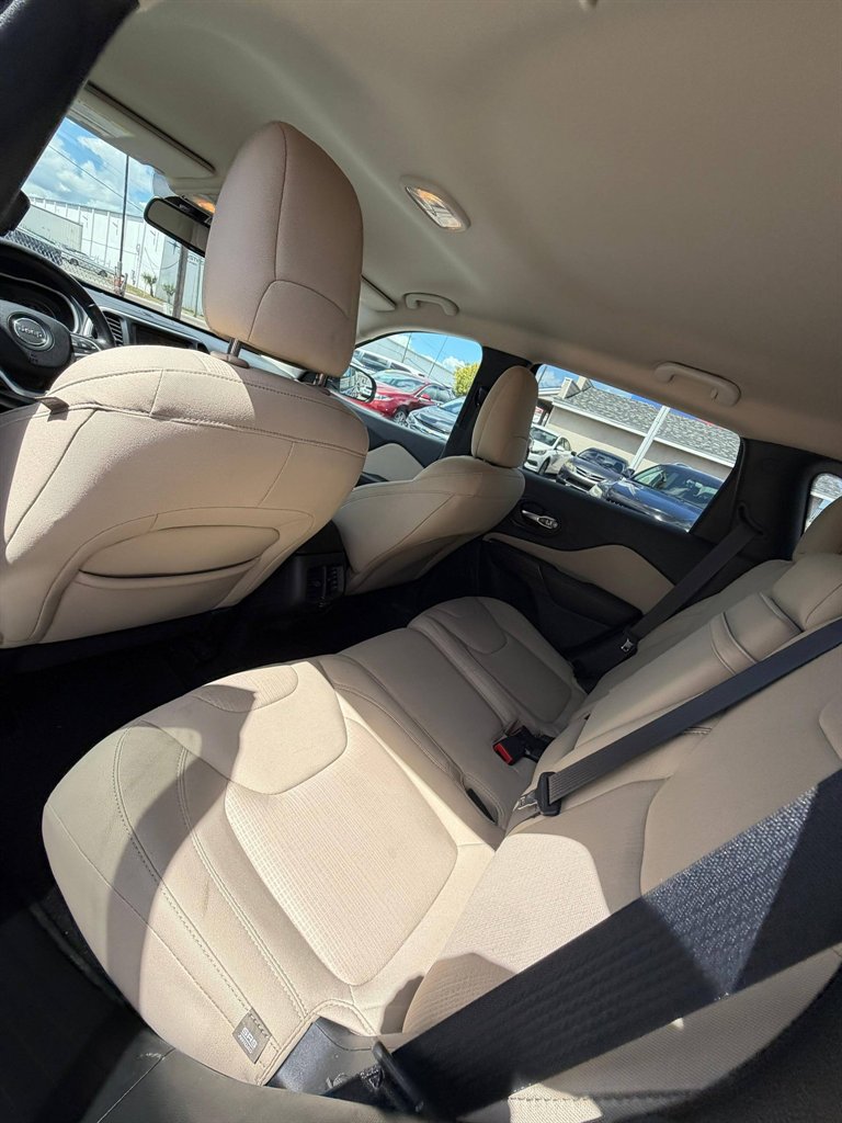 2016 Jeep Cherokee - $8,995