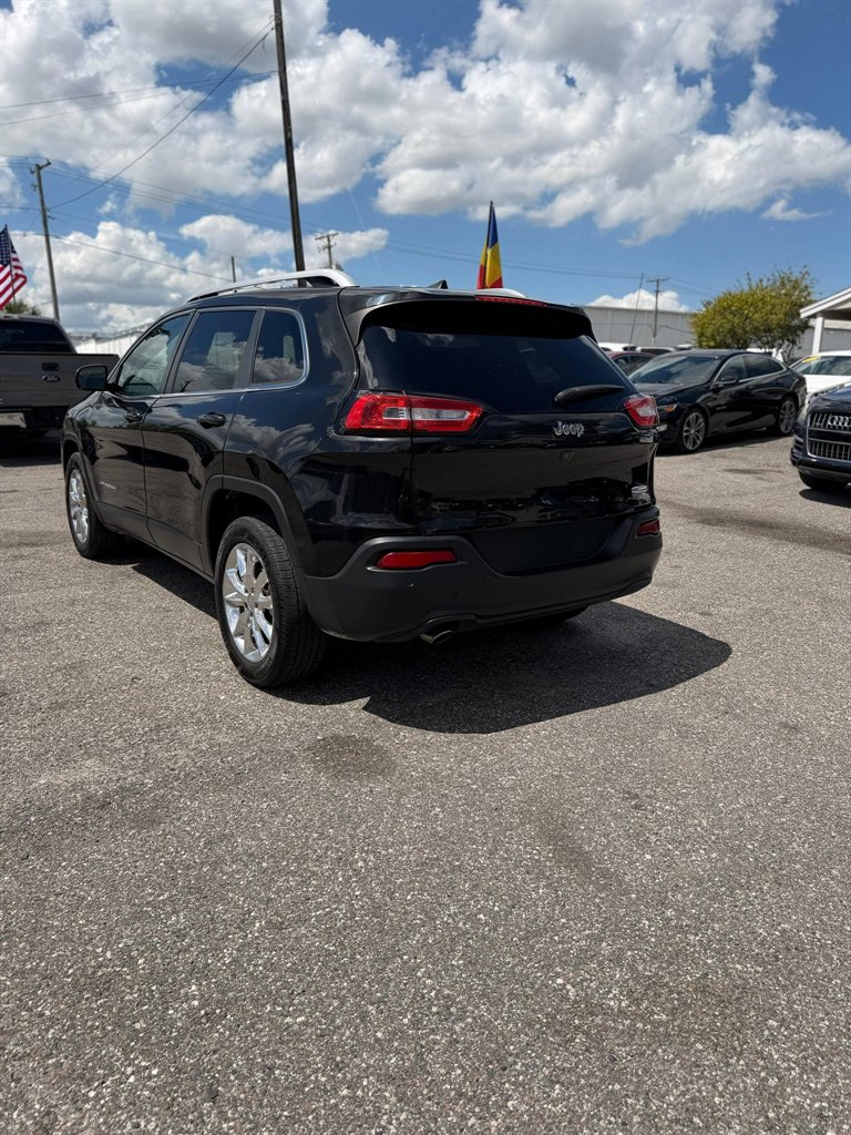 2016 Jeep Cherokee - $8,995