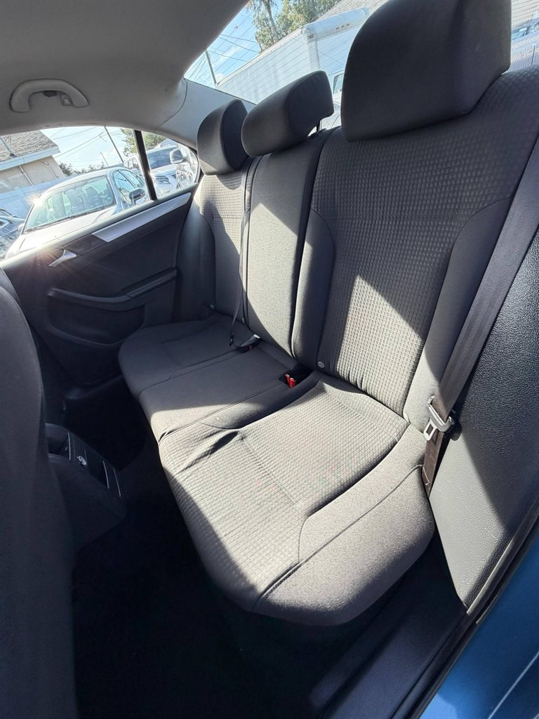 2015 Volkswagen Jetta - $7,995