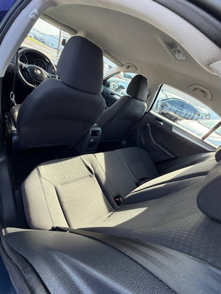 2015 Volkswagen Jetta - $7,995