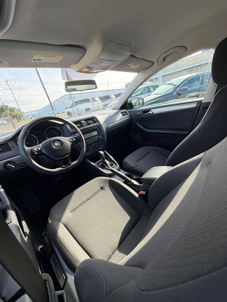 2015 Volkswagen Jetta - $7,995