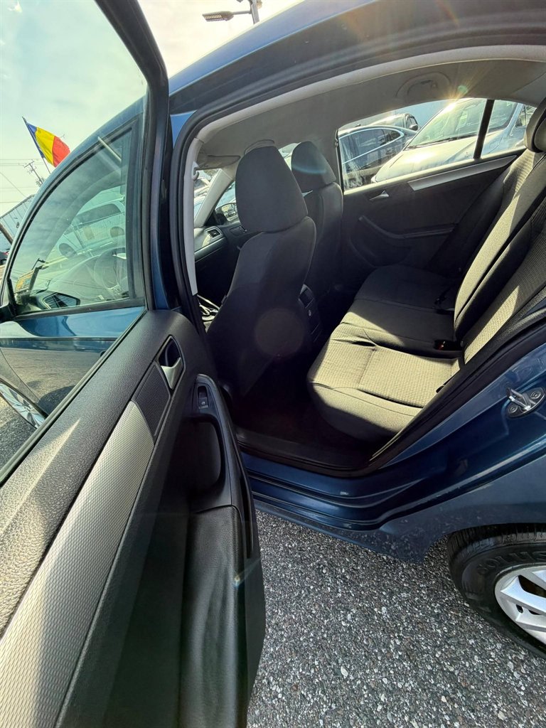 2015 Volkswagen Jetta - $7,995