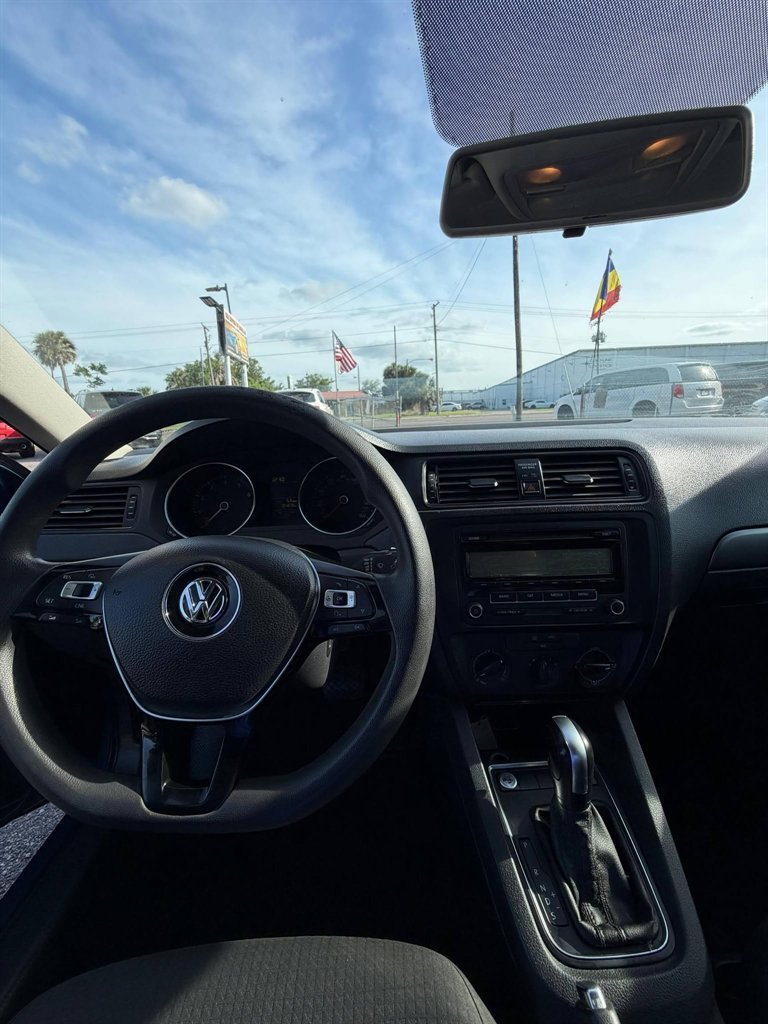 2015 Volkswagen Jetta - $7,995