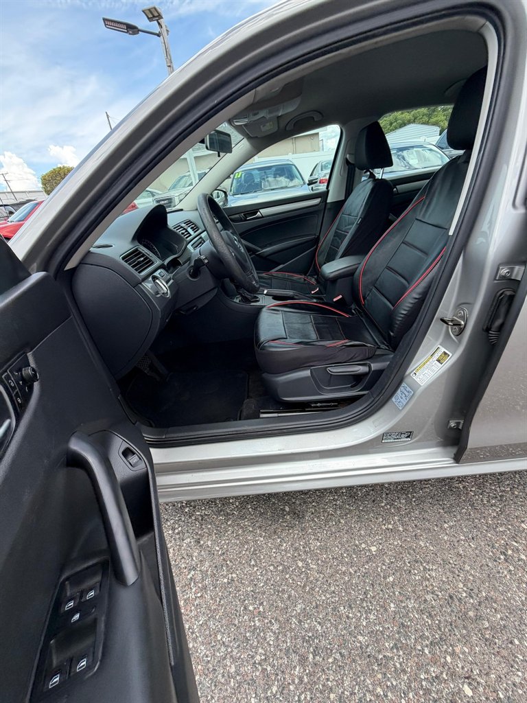2014 Volkswagen Passat - $7,995