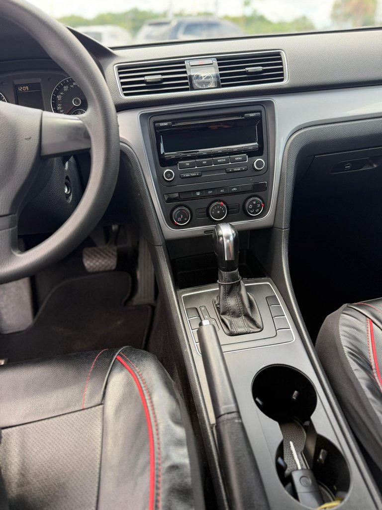 2014 Volkswagen Passat - $7,995