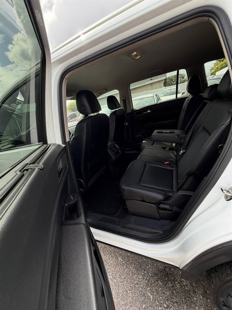 2018 Volkswagen Atlas - $9,995