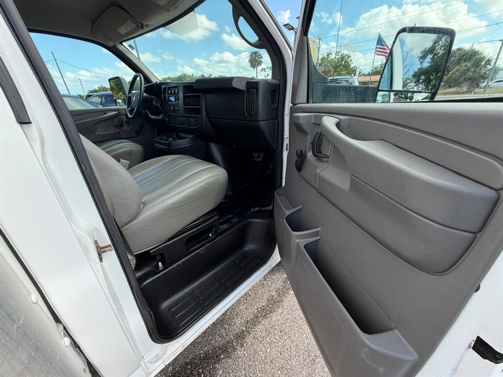 2015 Chevrolet Express - $6,900