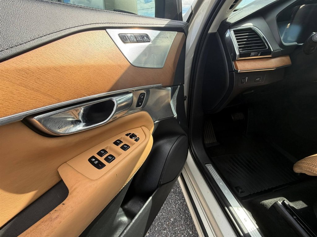 2016 Volvo XC90 - $9,995