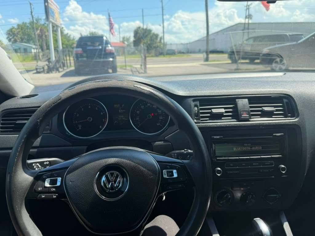 2015 Volkswagen Jetta - $4,995