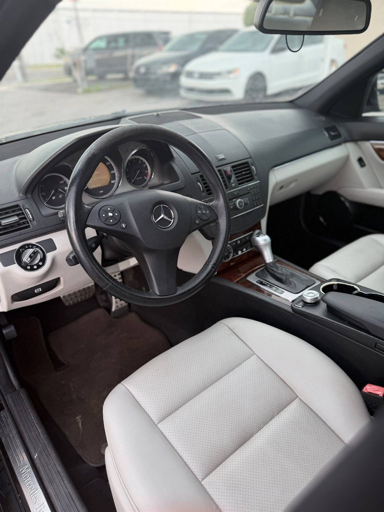 2009 Mercedes-Benz C-Class - $5,995