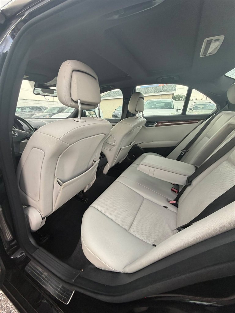 2009 Mercedes-Benz C-Class - $5,995
