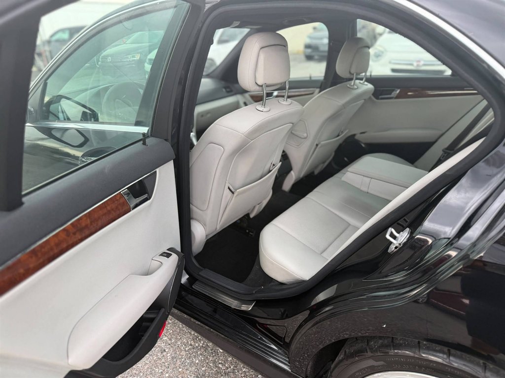 2009 Mercedes-Benz C-Class - $5,995