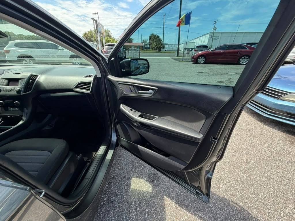 2019 Ford Edge - $11,995
