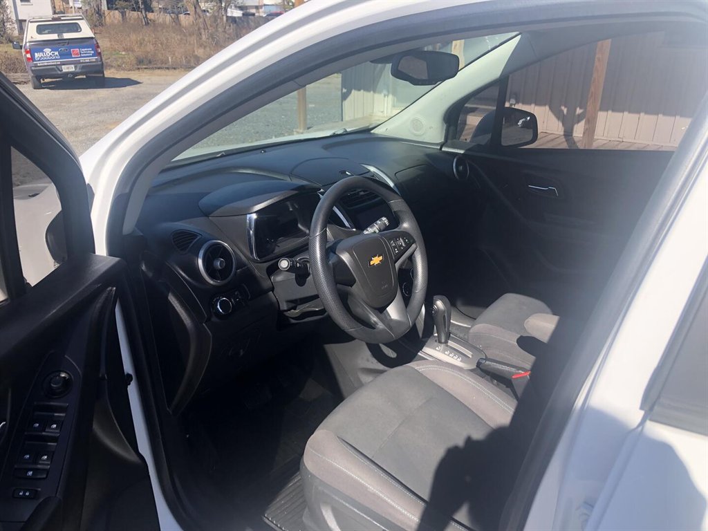 2016 Chevrolet Trax LS photo