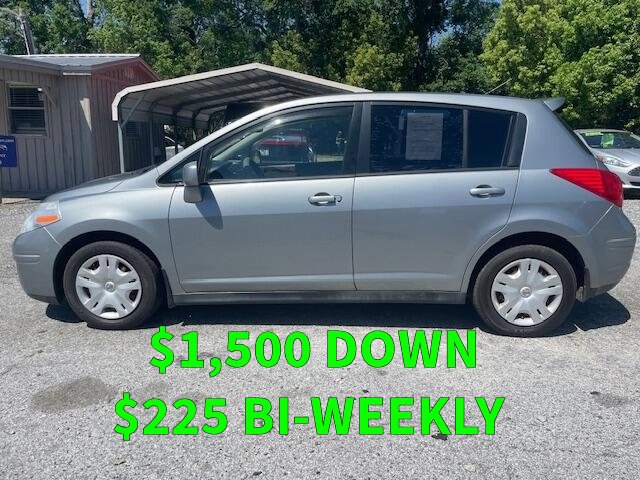 2011 Nissan Versa 1.8 S photo