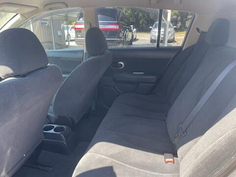 2011 Nissan Versa 1.8 S photo