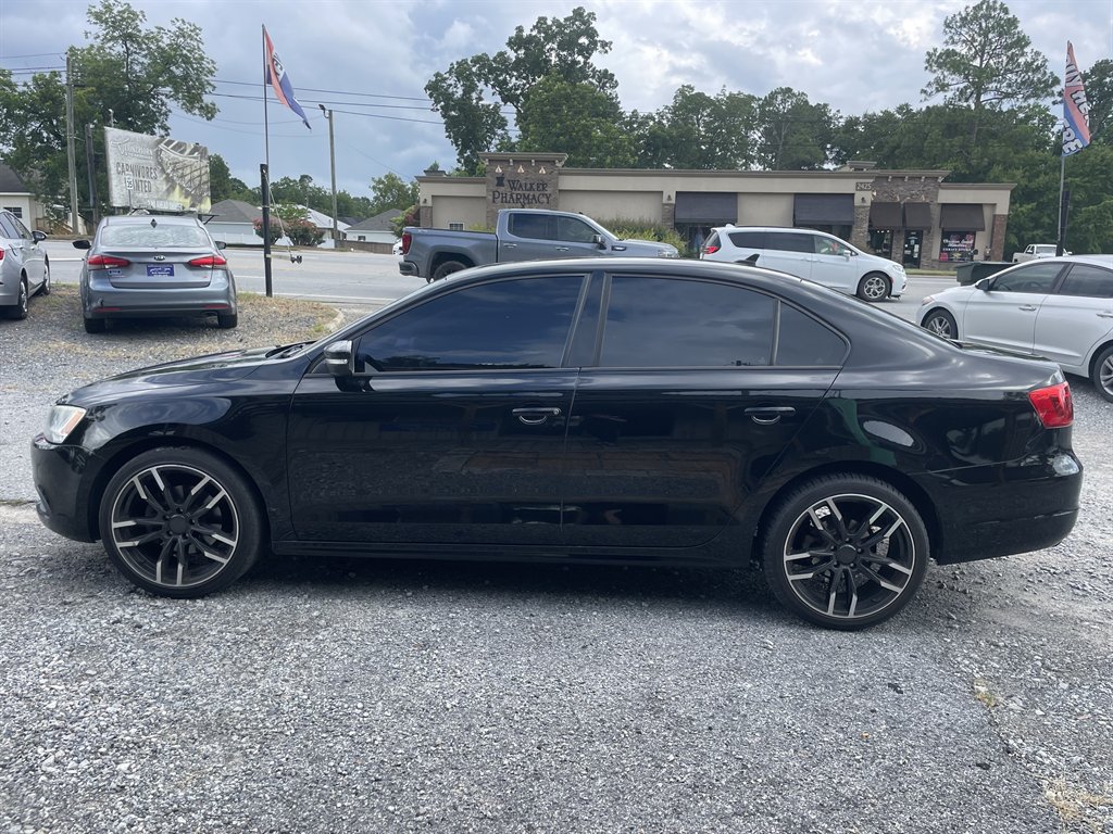 2012 Volkswagen Jetta - $10,995