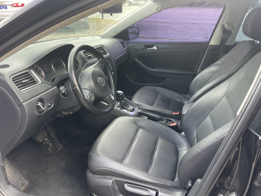 2012 Volkswagen Jetta - $10,995