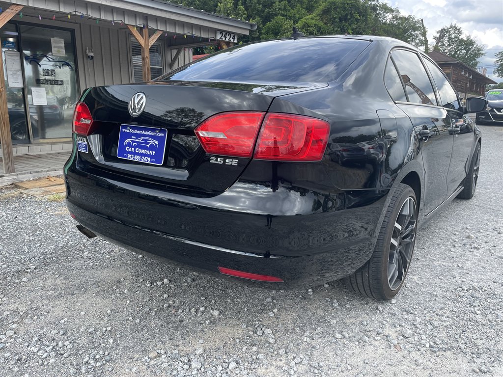 2012 Volkswagen Jetta - $10,995