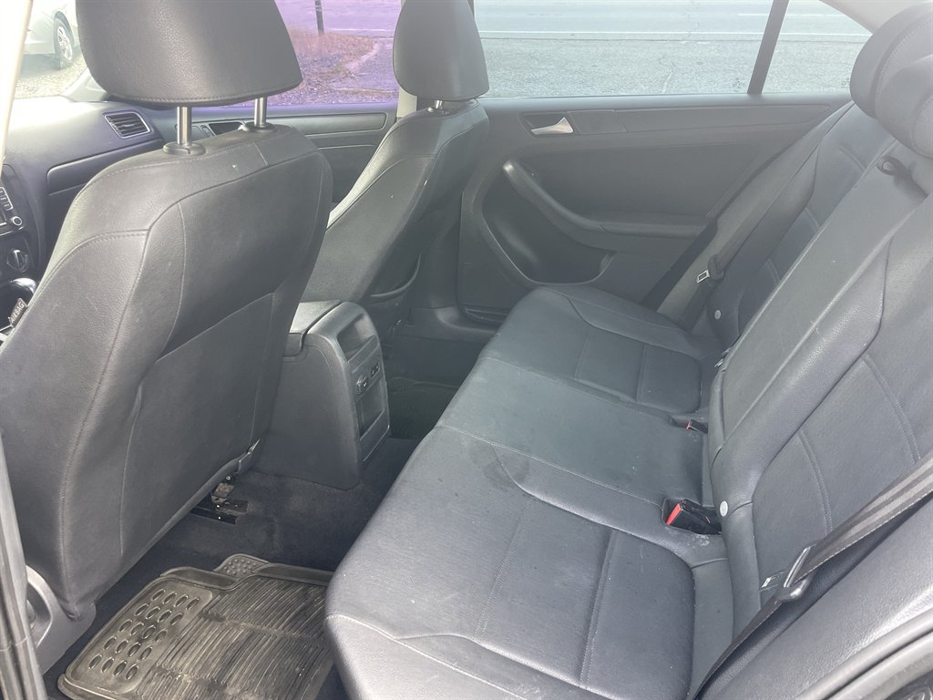 2012 Volkswagen Jetta - $10,995
