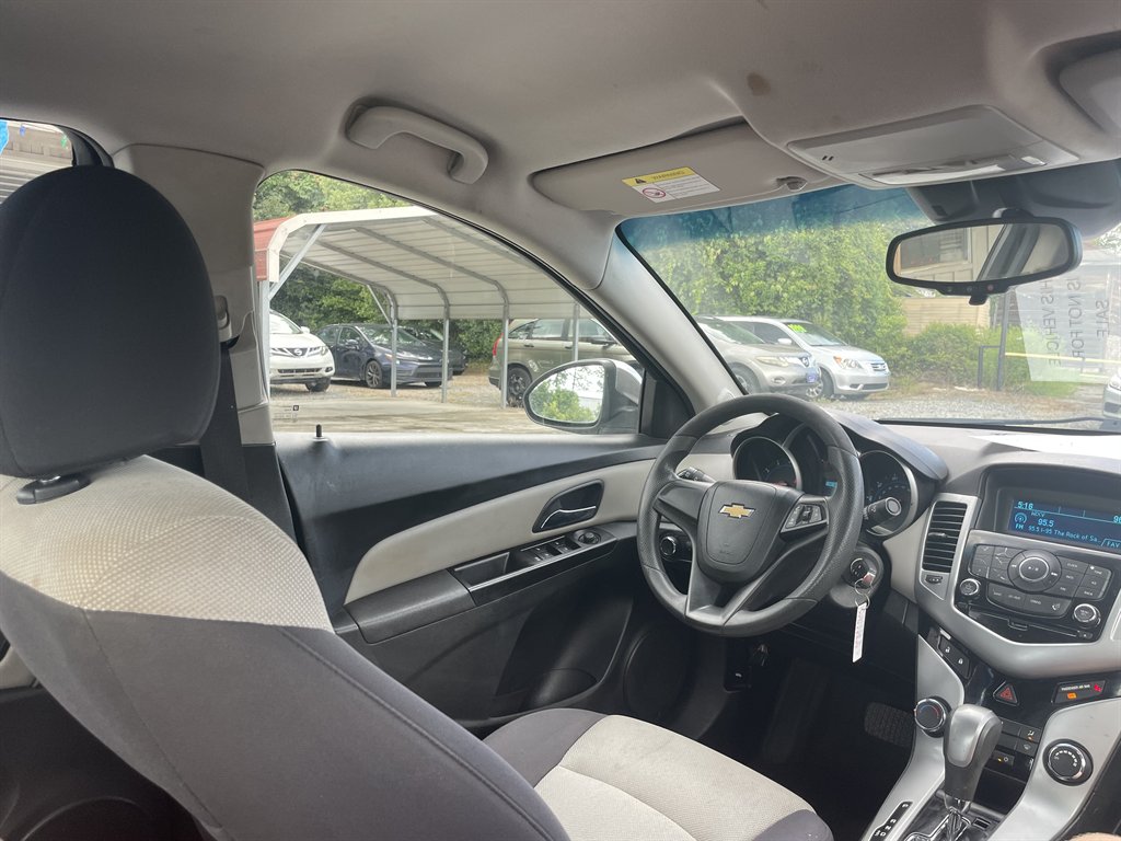 2013 Chevrolet Cruze - $9,995