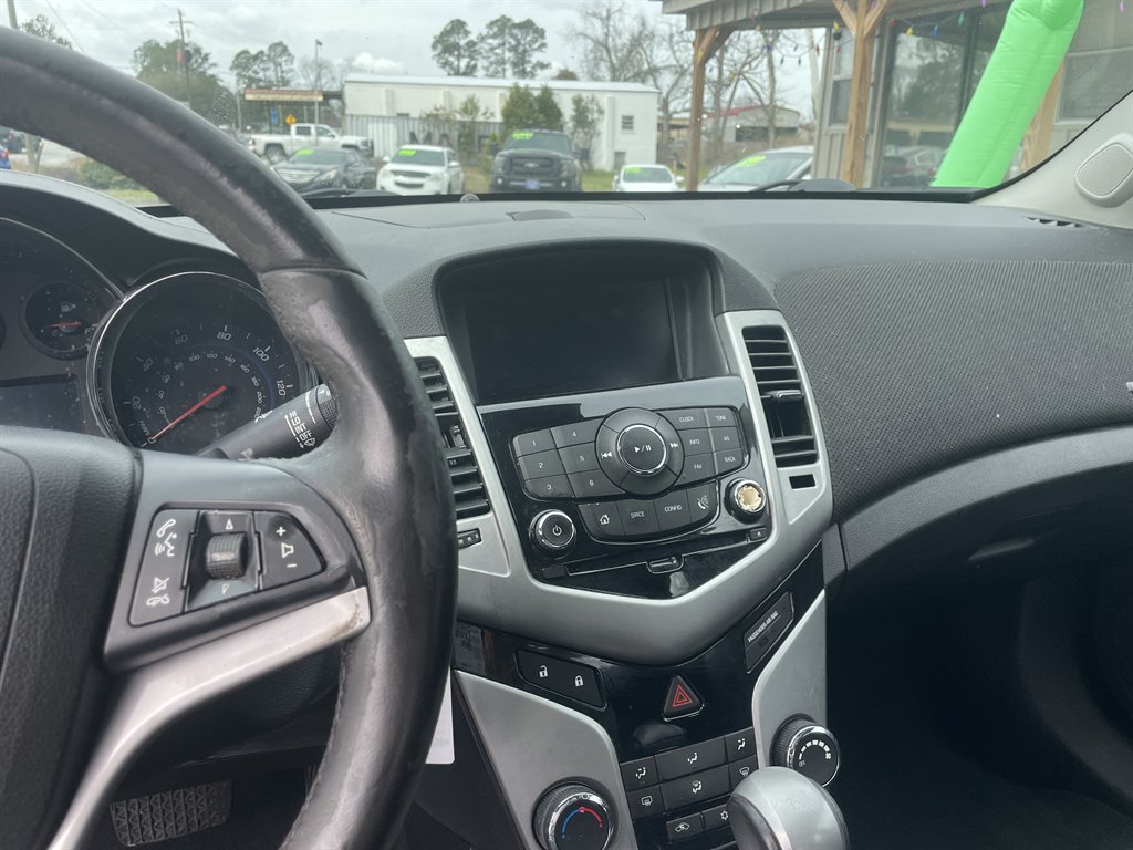 2014 Chevrolet Cruze - $10,995