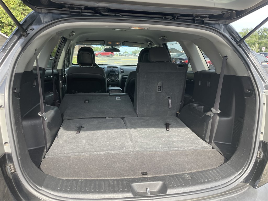 2013 Kia Sorento - $13,995