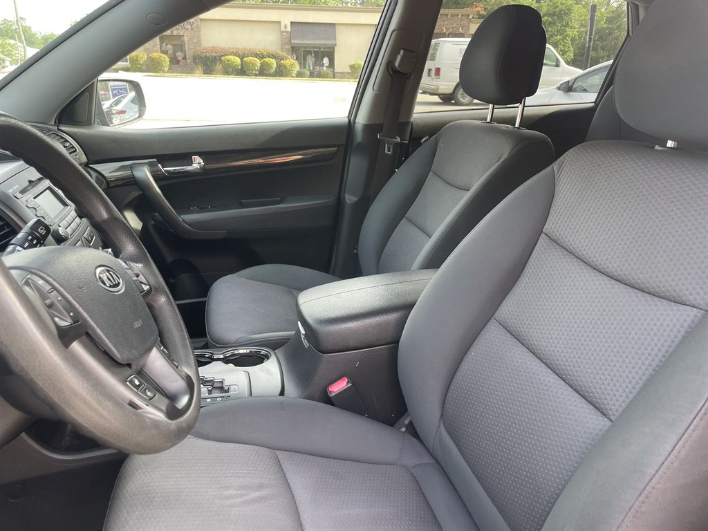2013 Kia Sorento - $13,995