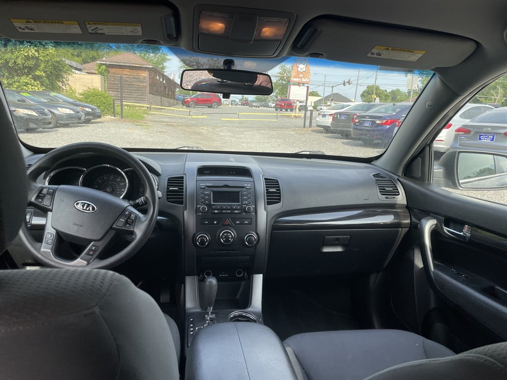 2013 Kia Sorento - $13,995