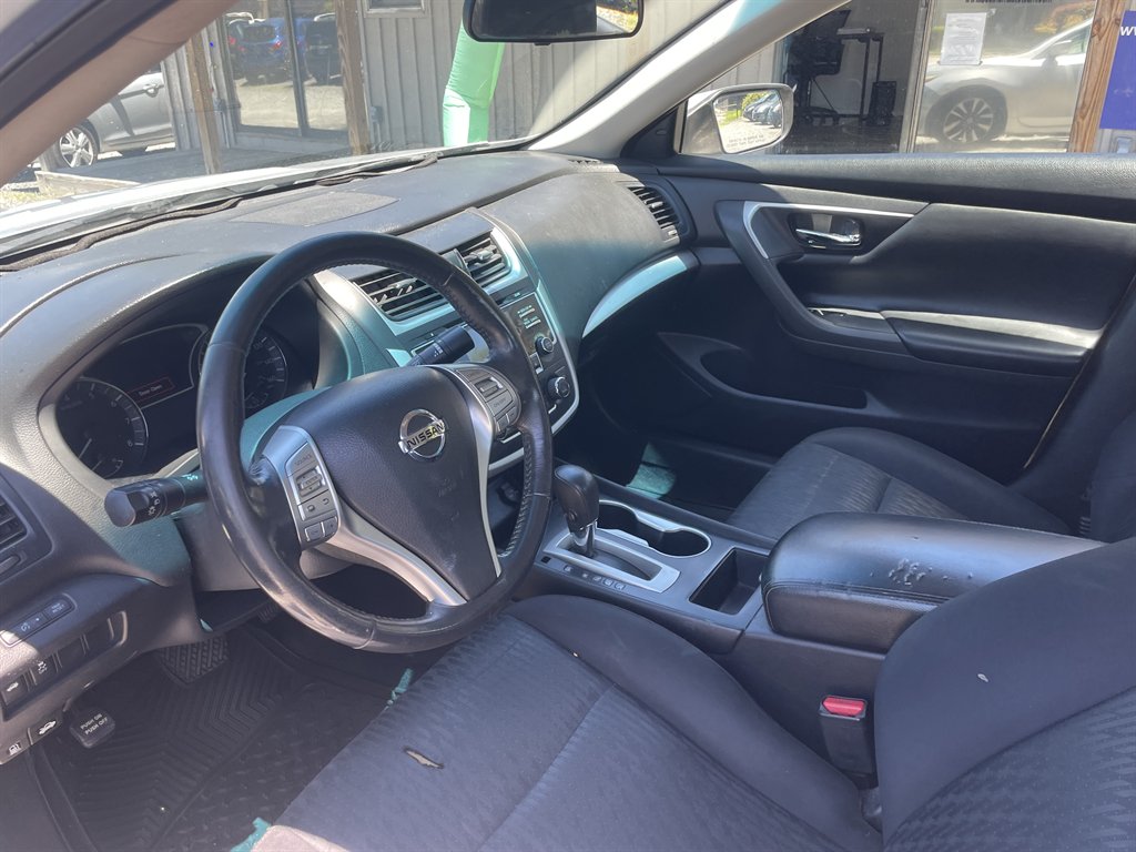 2017 Nissan Altima - $14,995