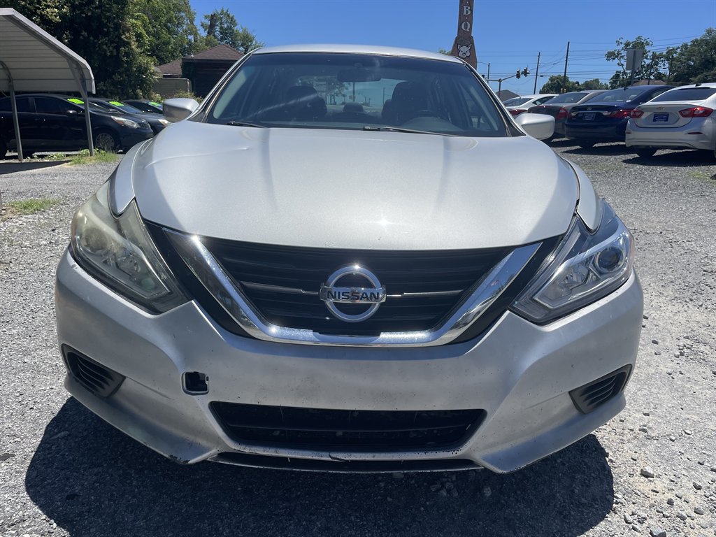 2017 Nissan Altima - $14,995