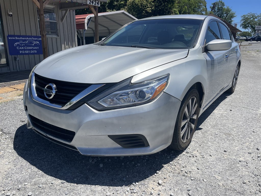 2017 Nissan Altima - $14,995