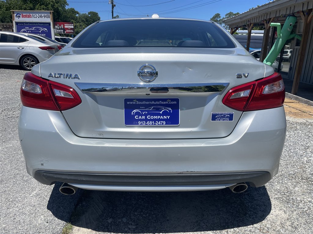 2017 Nissan Altima - $14,995