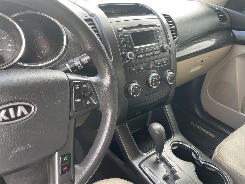 2013 Kia Sorento - $12,995