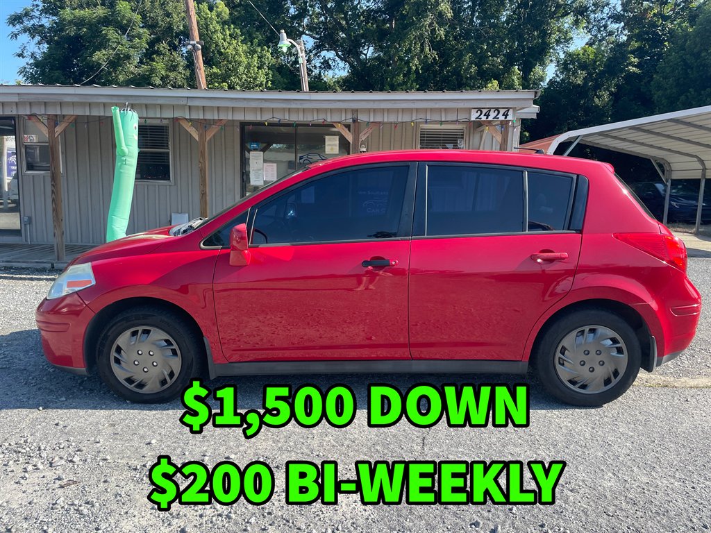 2010 Nissan Versa - $8,995