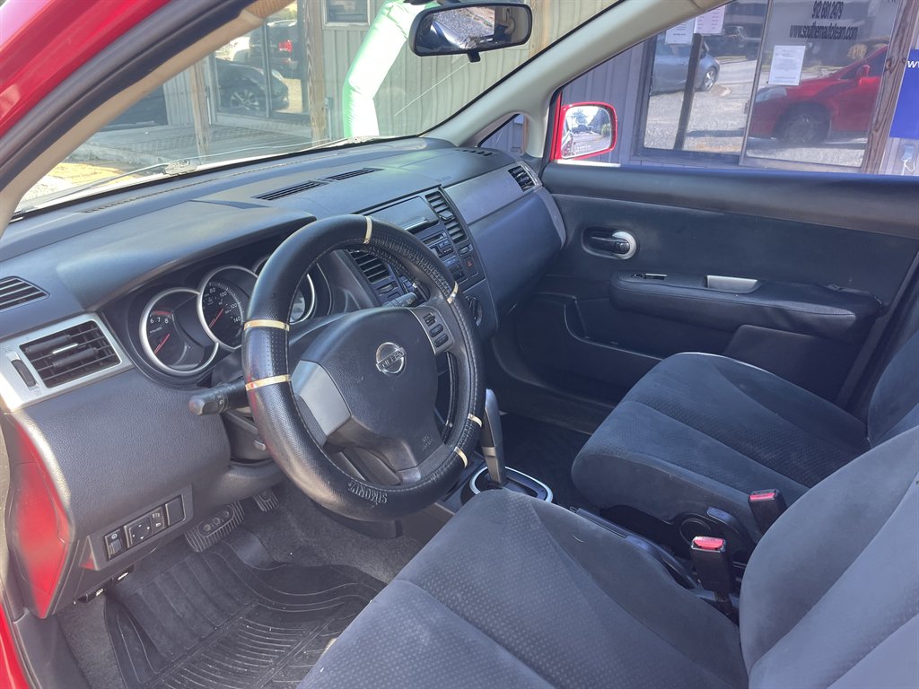 2010 Nissan Versa - $8,995