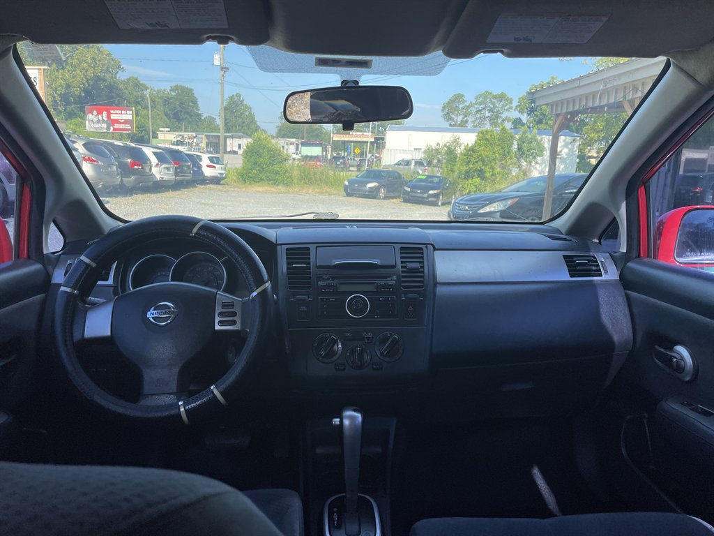 2010 Nissan Versa - $8,995