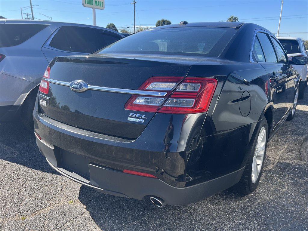 2016 Ford Taurus
